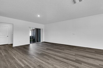 16599 Barbours Crk Wy in Horizon West, FL - Foto de edificio - Building Photo