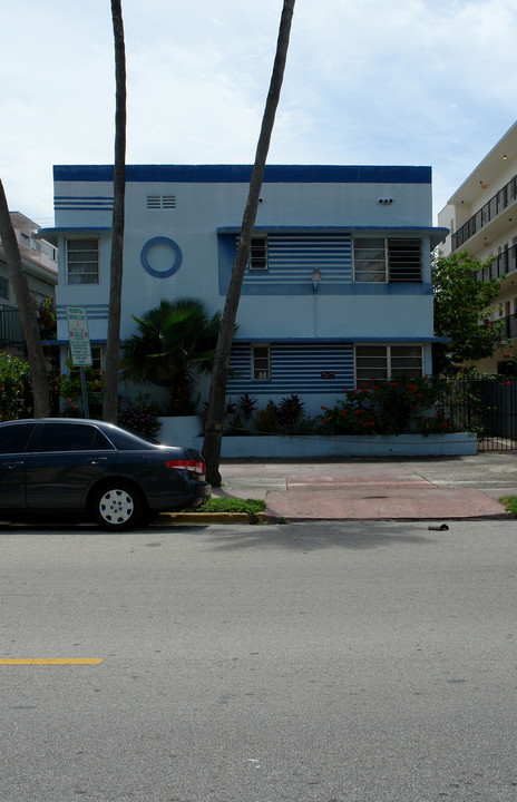 711-715 Euclid Ave in Miami Beach, FL - Building Photo