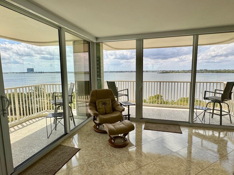 5480 N Ocean Dr in West Palm Beach, FL - Building Photo