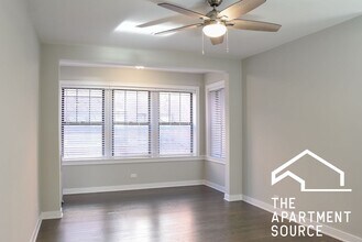 3925 N Keeler Ave, Unit 1E in Chicago, IL - Building Photo - Building Photo