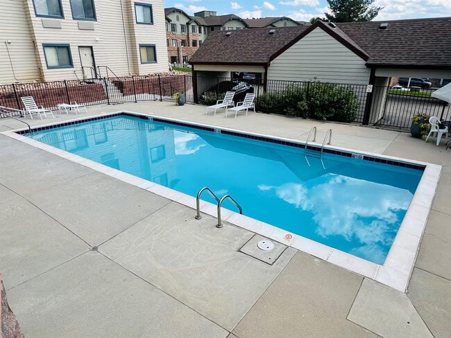 6380 S Boston St in Greenwood Village, CO - Foto de edificio - Building Photo