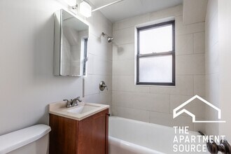 620 W Patterson Ave, Unit 401 in Chicago, IL - Building Photo - Building Photo