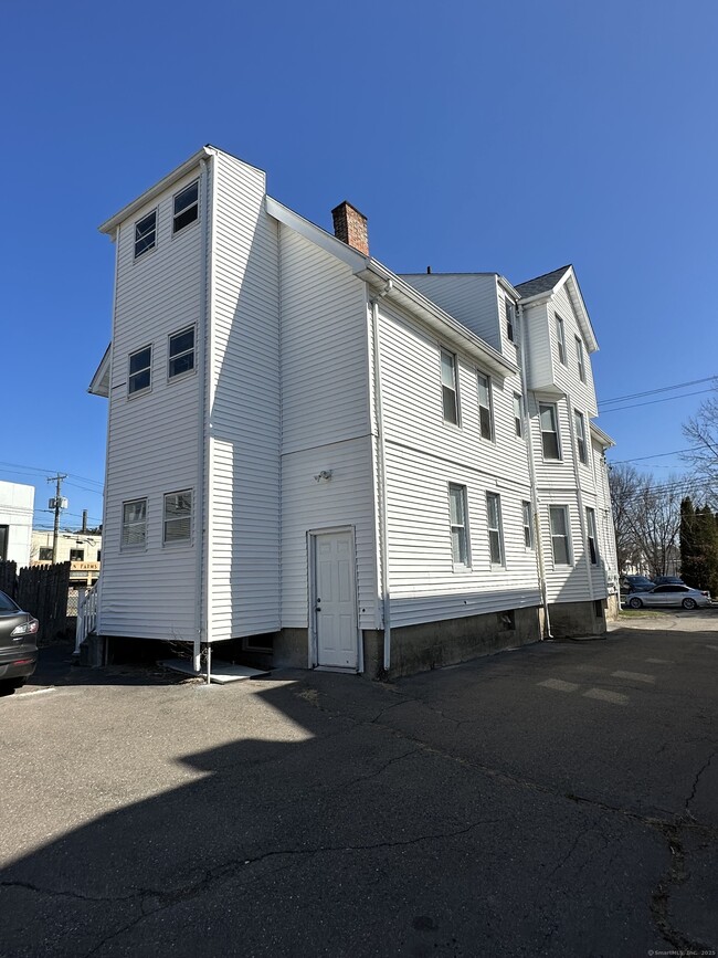 15-17 Nesbit Ave in West Hartford, CT - Building Photo - Building Photo