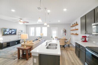 180 Waterside Rd in Buda, TX - Building Photo - Building Photo