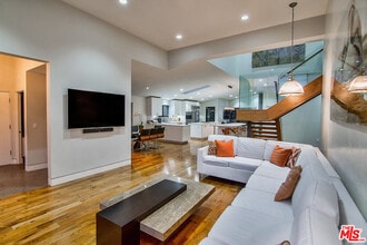 11367 Elderwood St in Los Angeles, CA - Building Photo - Building Photo