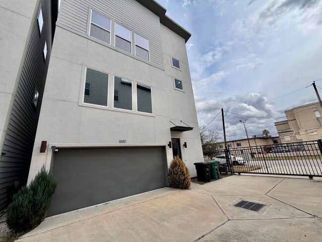 property at 2632 Bastrop St