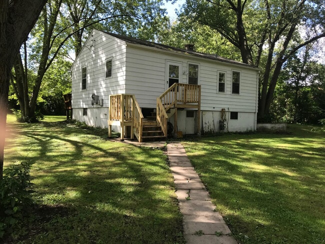 property at 1724 W Beach Rd