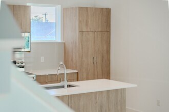 4911 Belmont Ave in Dallas, TX - Building Photo - Building Photo