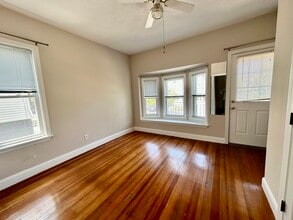 43 Curtis St, Unit 2 in Somerville, MA - Building Photo - Building Photo