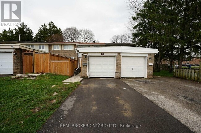 property at 8 Ralgreen Crescent