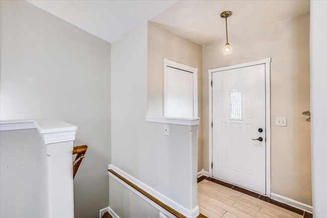 1206 E Mona Cir in Wichita, KS - Building Photo - Building Photo