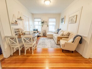 12 Hamlin St in Cambridge, MA - Building Photo - Building Photo