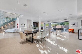 23136 Park Contessa in Calabasas, CA - Building Photo - Building Photo