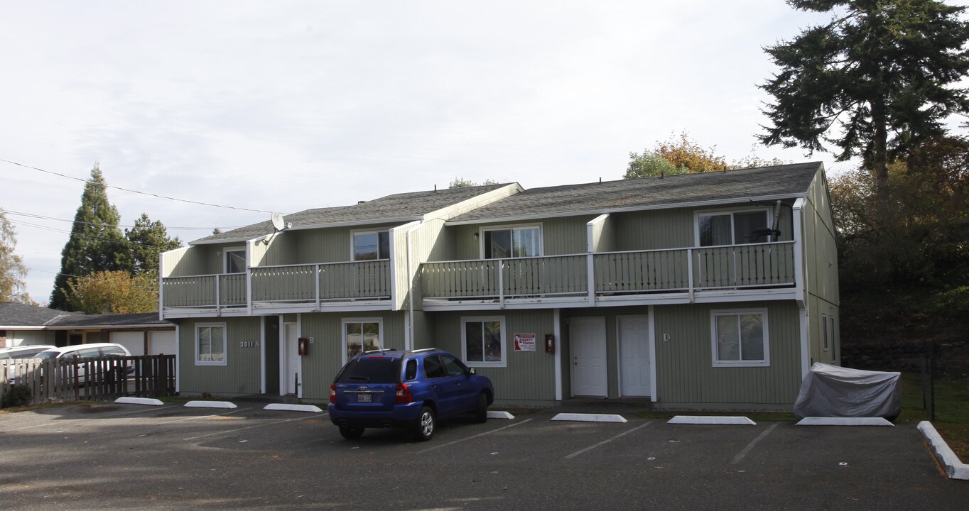 3011-3013 Bridgeport Way W in University Place, WA - Building Photo