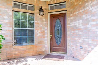 4815 Schiller Park Ln in Sugar Land, TX - Foto de edificio - Building Photo