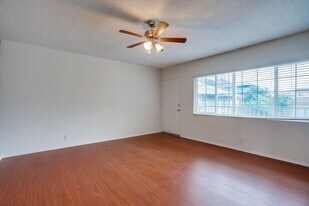 1106 Leighton Ave (B) in Los Angeles, CA - Building Photo