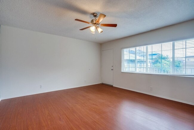 1106 Leighton Ave (B)