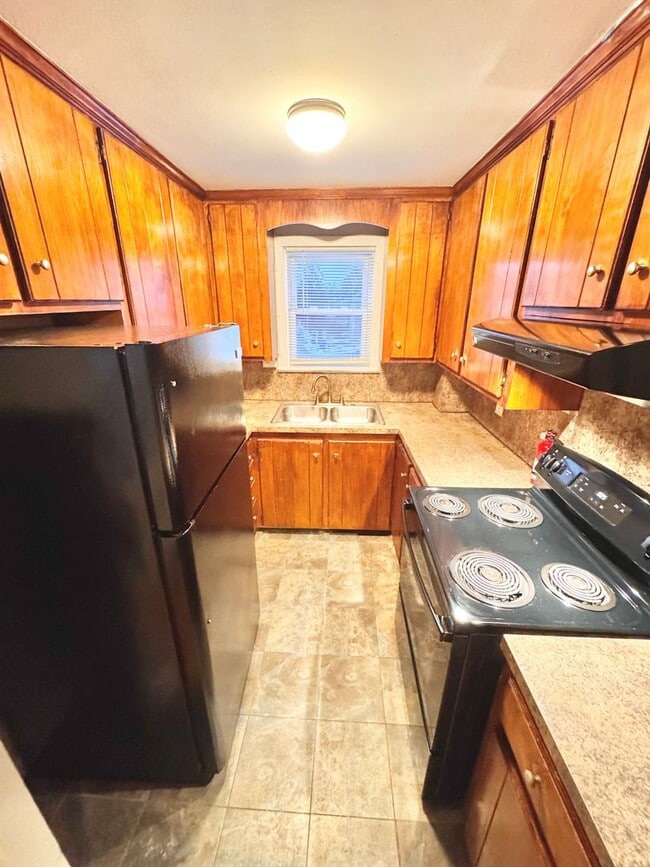 7-9 Spring Street in West Warwick, RI - Foto de edificio - Building Photo