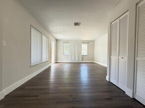 600 NW 18th St, Unit E in Fort Lauderdale, FL - Foto de edificio - Building Photo