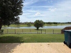 832 Cheyenne Dr in Aubrey, TX - Building Photo