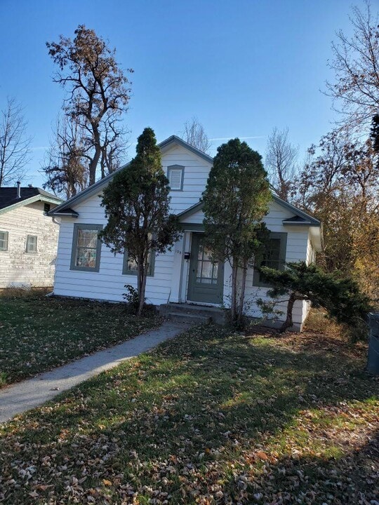 108 Avenue E in Billings, MT - Building Photo