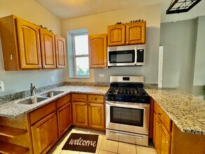 5350 N Broadway in Chicago, IL - Building Photo - Building Photo