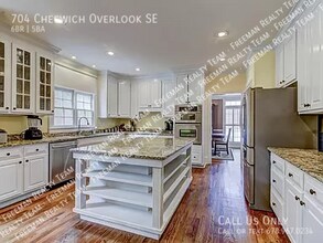 704 Cheswich Overlook SE in Marietta, GA - Building Photo - Building Photo