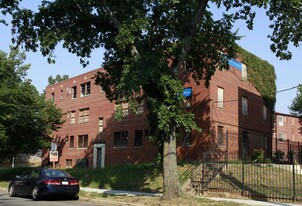 1300 Congress St SE Apartments