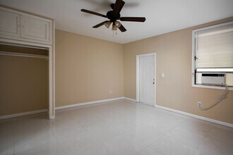 1127 Washington St in Key West, FL - Building Photo - Building Photo