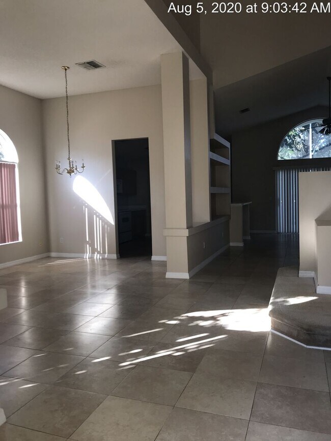 13800 Huntwick Dr in Orlando, FL - Building Photo - Building Photo