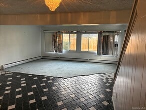 191 Acre Ln in Hicksville, NY - Building Photo - Building Photo