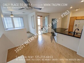 10201 Deerfield Beach Ave, Unit #203 in Las Vegas, NV - Building Photo - Building Photo