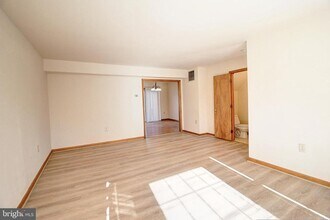 427 Carrollton Dr in Frederick, MD - Building Photo - Building Photo