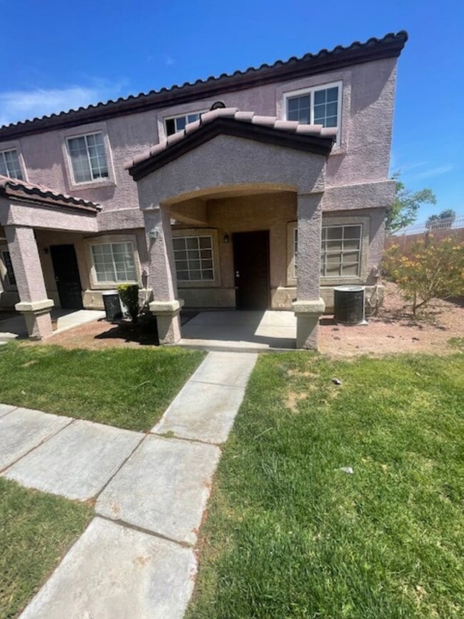 property at 1921 Summerville St