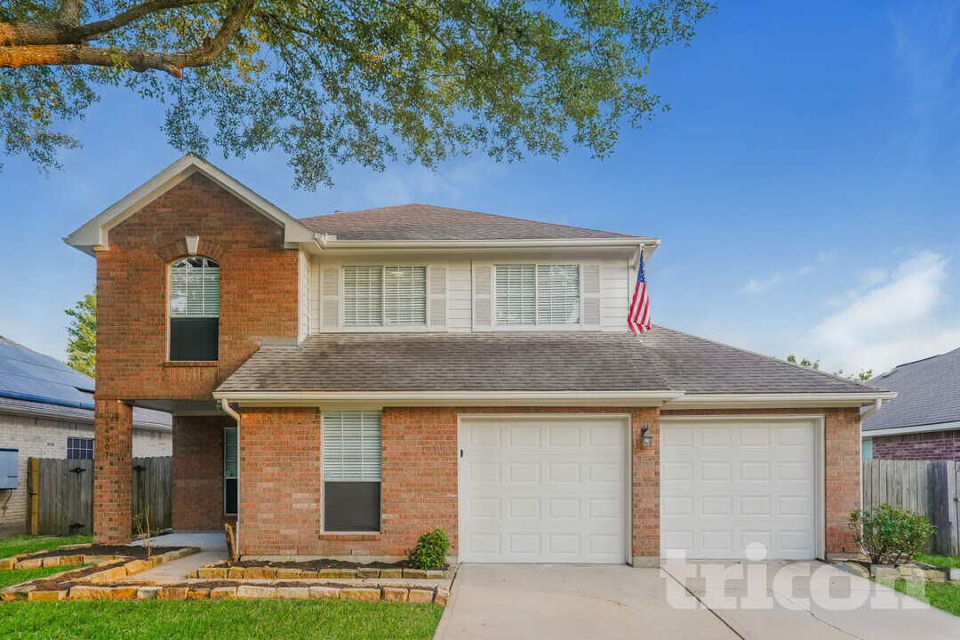 14907 Englebrook Dr in Houston, TX - Building Photo