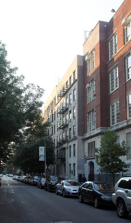 230 W 113th St in New York, NY - Building Photo