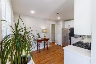 641 Winston St in Dallas, TX - Building Photo