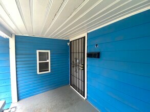 402 N Bradley Ave in Indianapolis, IN - Building Photo - Building Photo