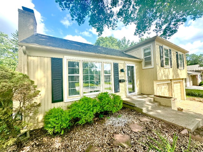 property at 8011 Reinhardt Ln