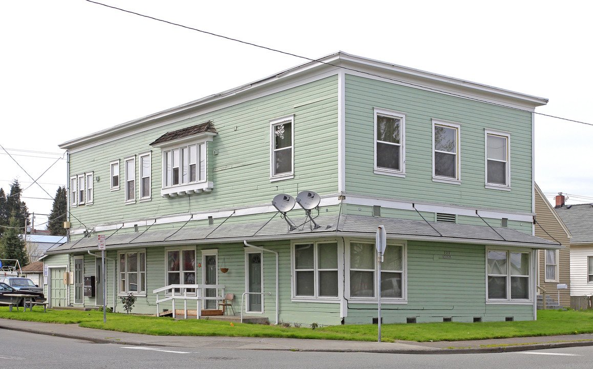 Whistwood in Everett, WA - Building Photo