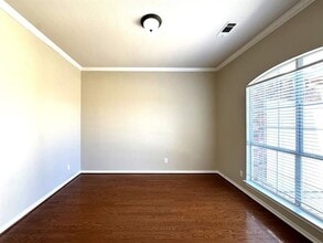5287 W Cove Way in Grand Prairie, TX - Building Photo - Building Photo