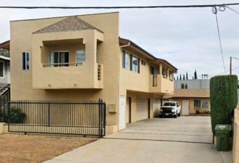 816 Harding Ave, Unit 3 in San Fernando, CA - Building Photo