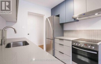 555 Birchmount Rd in Toronto, ON - Building Photo - Building Photo