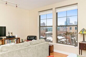 535 Harrison Ave in Boston, MA - Building Photo - Building Photo