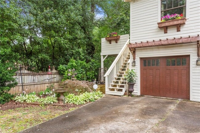 1032 Oakdale Rd NE in Atlanta, GA - Building Photo - Building Photo