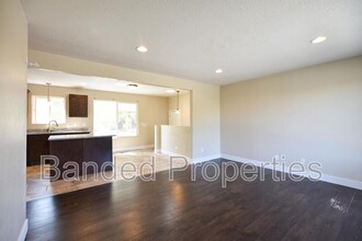 5513 W Heath Cir in Salt Lake City, UT - Building Photo - Building Photo