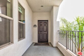 10639 Woodbridge St in Los Angeles, CA - Building Photo - Building Photo