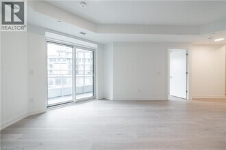 2501 Saw Whet Blvd. in Oakville, ON - Building Photo - Building Photo