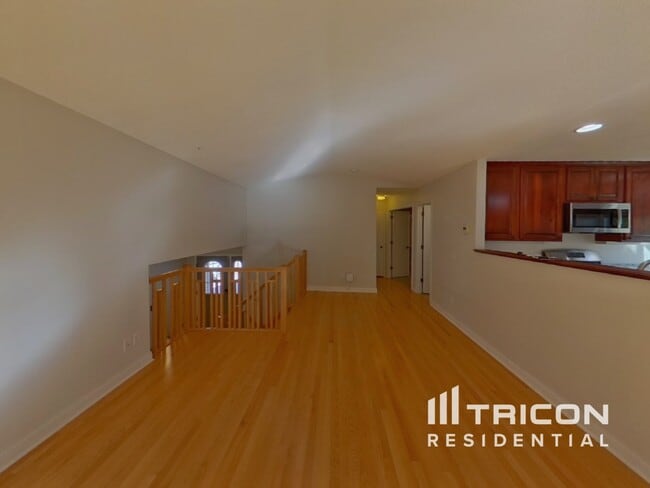 1701 116th St E in Burnsville, MN - Foto de edificio - Building Photo