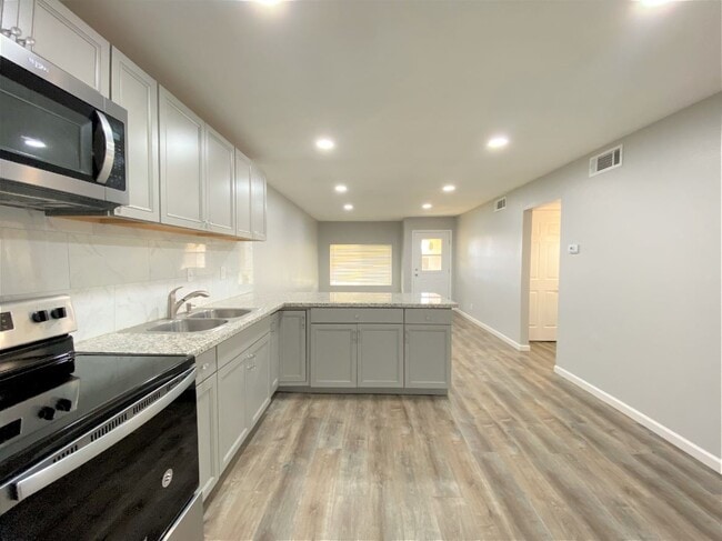 817 E Bellevue Rd, Unit NA in Atwater, CA - Building Photo - Building Photo